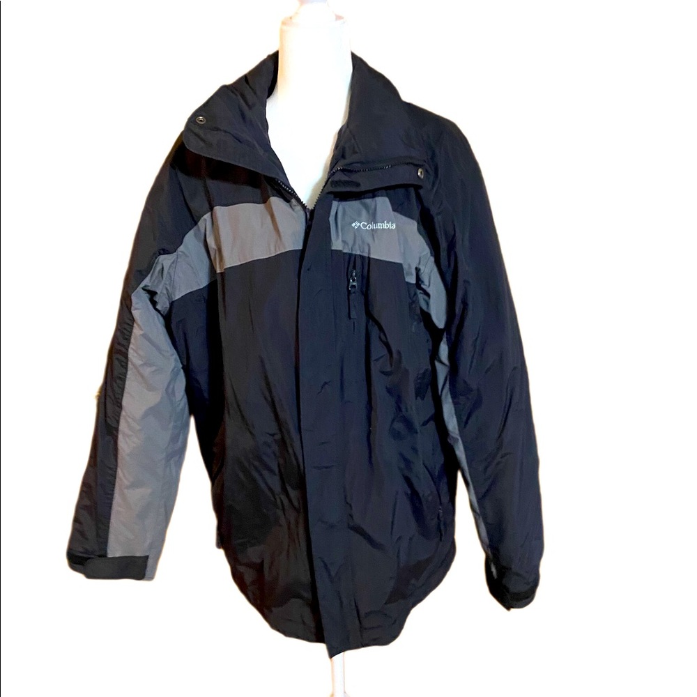 Men’s Columbia Black and Gray Ski Jacket size XL